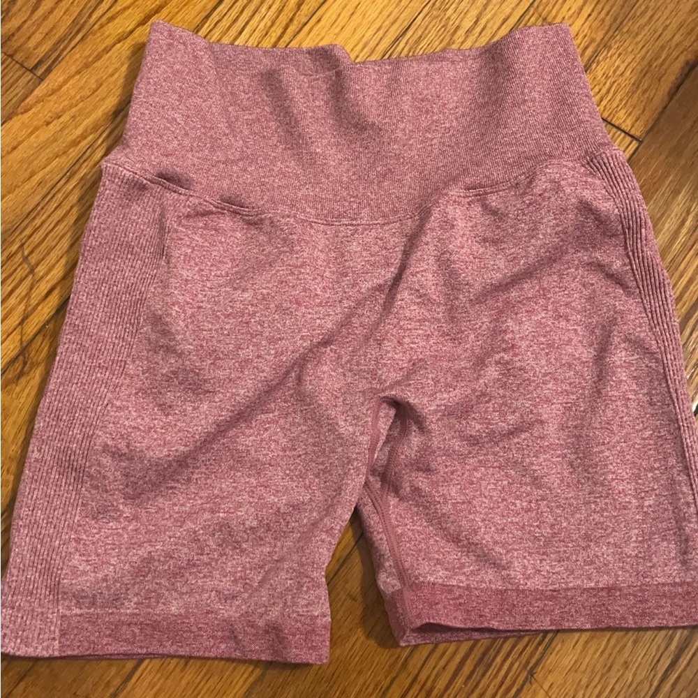 Scrunch Biker shorts
pink